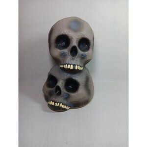 VTG 1999 Halloween The Paper Magic Group Stacked Skull Blow Mold Light Up 9.5”